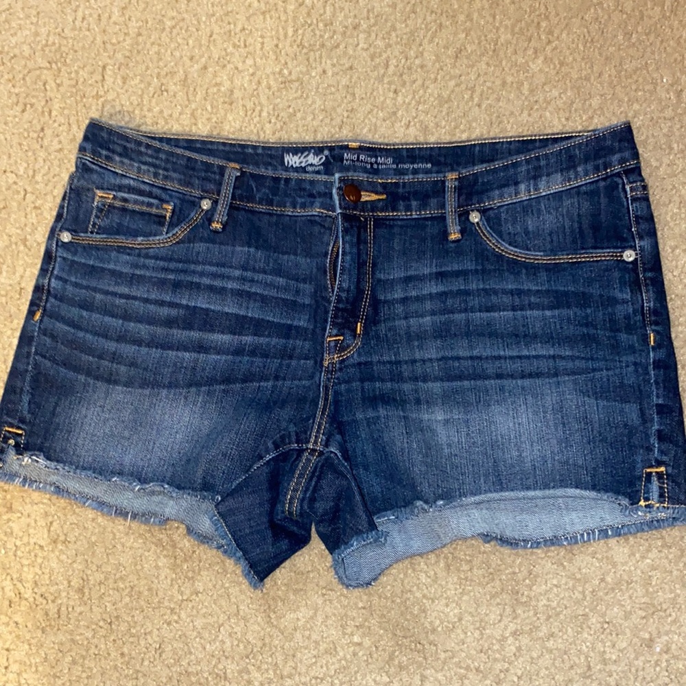 Dark denim Mossimo shorts. Size 14/32